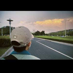 周兰献日三部曲顺序
