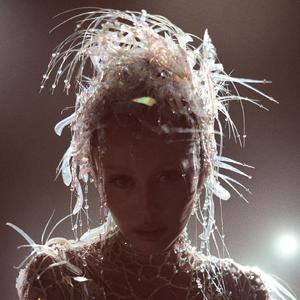 周兰献日三部曲顺序
